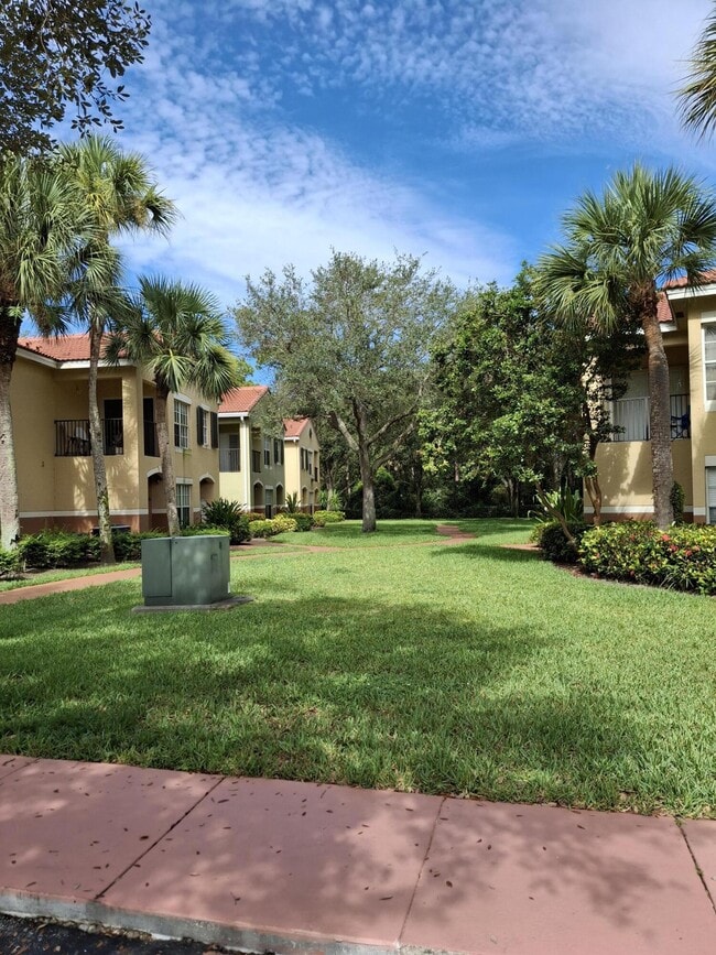 Building Photo - 10300 Fox Trail Rd S