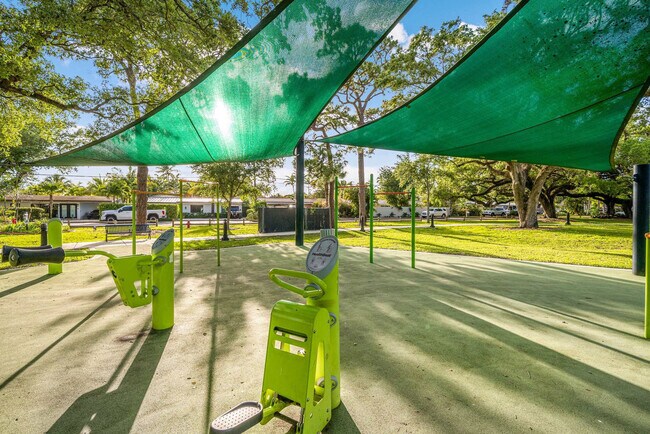 Building Photo - 1526 SW 20th Ave