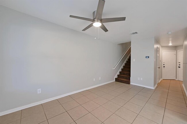 Building Photo - 2318 Riddle Rd