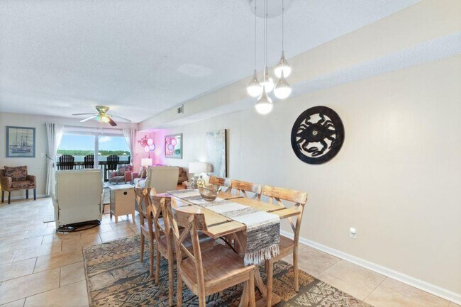 Building Photo - 1988 W Beach Blvd