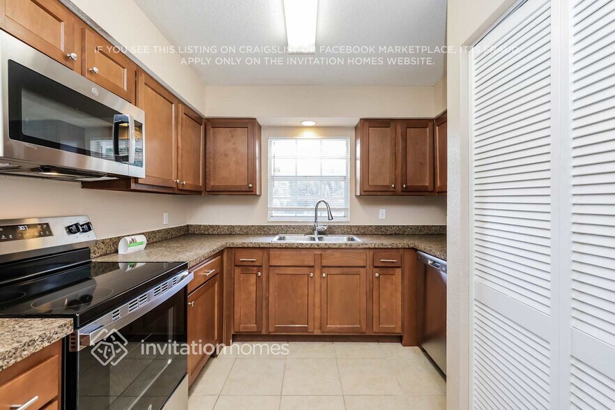 Building Photo - 7518 S Germer St