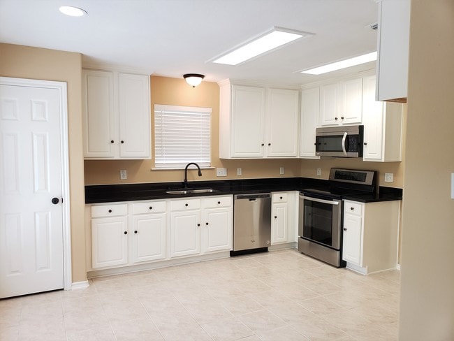 Building Photo - 126 W Russet Grove Cir