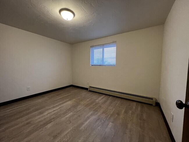 Building Photo - 2730 Humboldt Rd