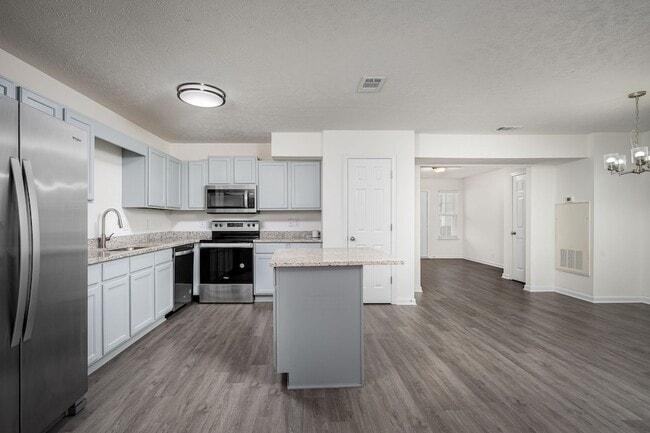 Building Photo - 4910 Laura Jeanne Blvd