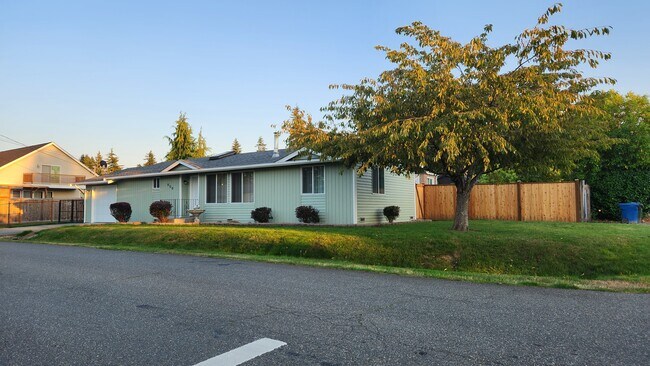 Building Photo - 808 East Guiberson Street