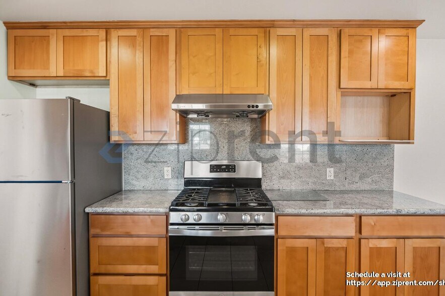 Building Photo - 38289 Ballard Dr