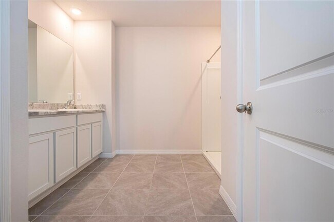 Building Photo - 3513 Hilltop Cir