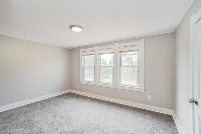 Building Photo - 625 Colima Dr
