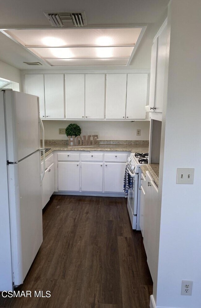 Building Photo - 224 Gazania Ct