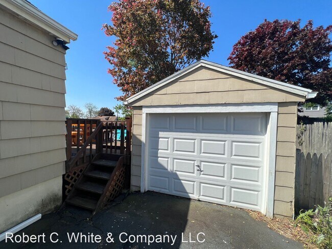 Building Photo - 3 br, 2 bath House - 16 Argyle Road