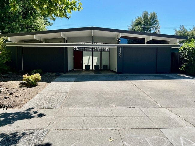 Primary Photo - Updated Willow Glen Eichler
