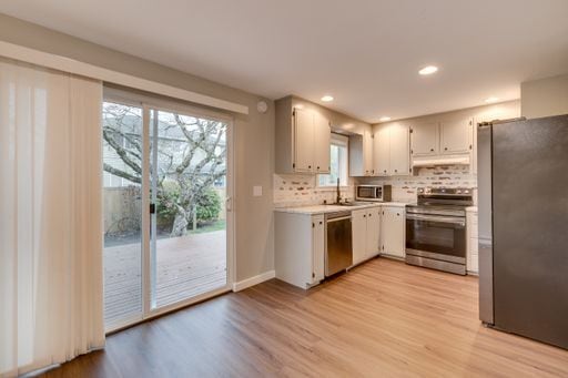Building Photo - Newly Remodeled Rambler in Lynnwood with Giant Back Yard!