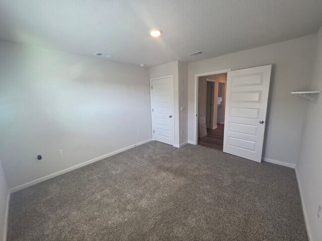 Building Photo - Nearly New 4BR/2BA home close to I10 with energy savings built in