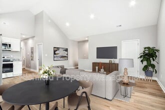 Building Photo - 2015 E Maryland St