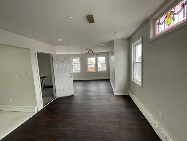 Building Photo - 123 Avenue C