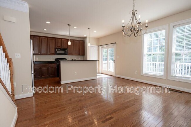 Building Photo - 16021 Pitner St