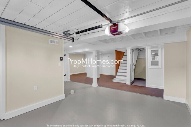 Building Photo - Timeless Updated Home in South Burlingame!...