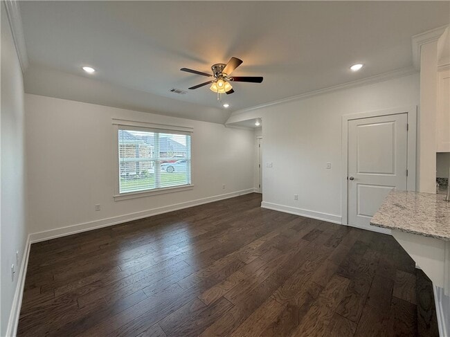 Building Photo - 2002 E Brookview Dr