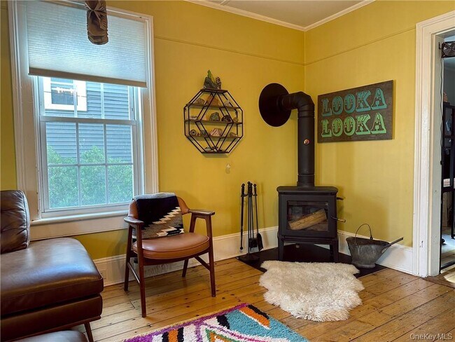 Building Photo - 369 Verplanck Ave