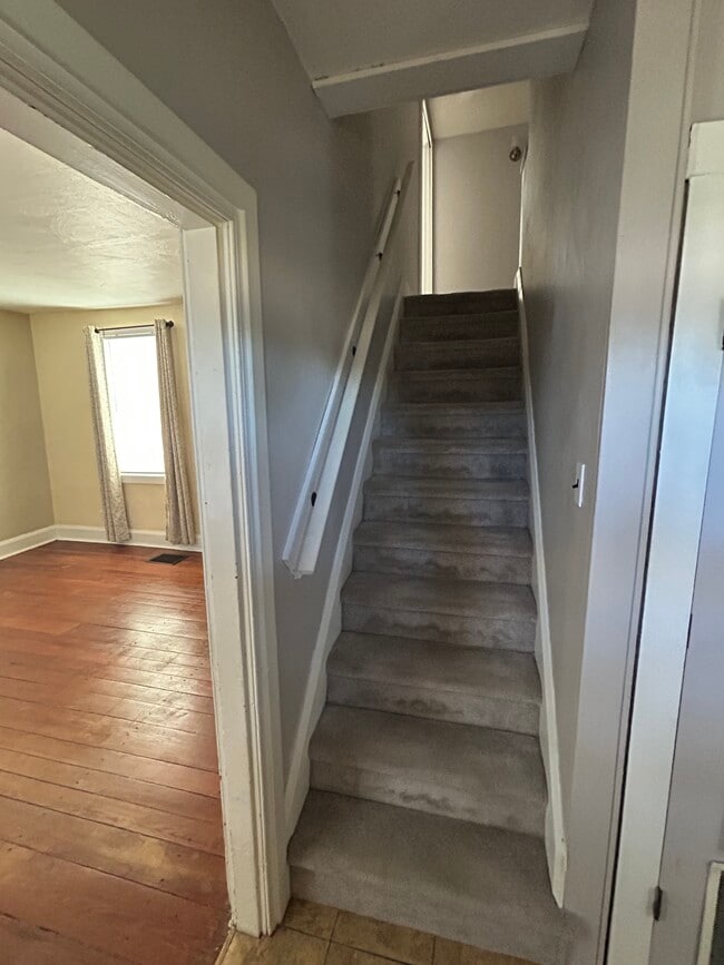 Building Photo - 1284 S Bay Rd