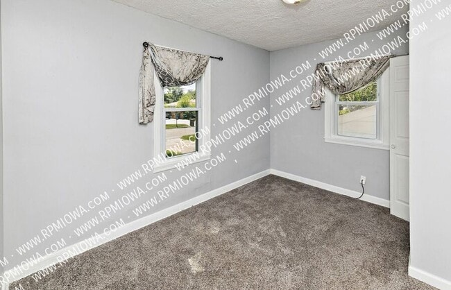 Building Photo - 713 Maxwelton Dr