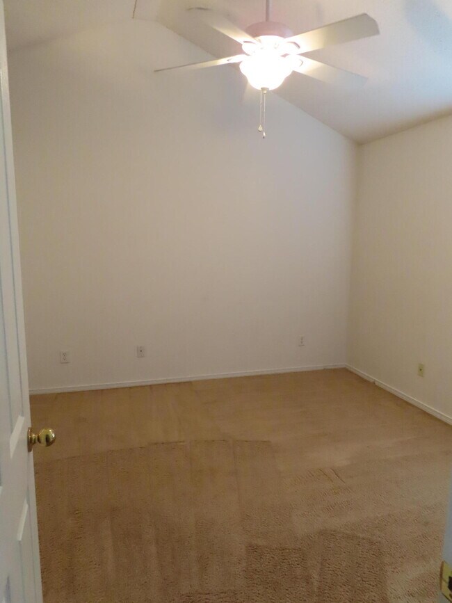 Building Photo - 12860 Tierra Lince Dr