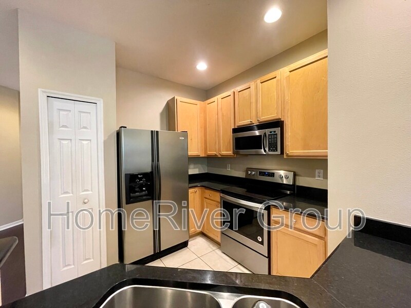Building Photo - 9502 W Park Village Dr