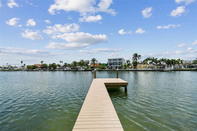 Building Photo - 3 Treasure Ln