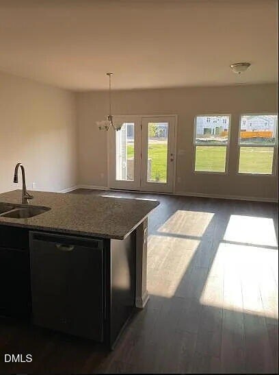 Building Photo - 930 Field Ivy Dr