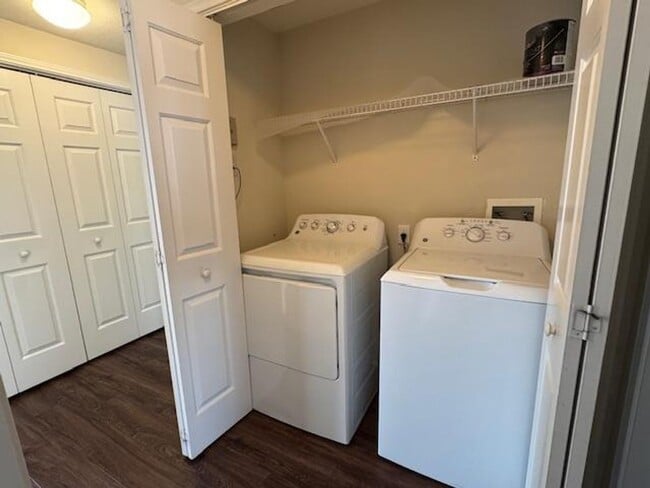 Building Photo - Renovated 3 Bedroom Top Floor Condo in Downtown Celebration