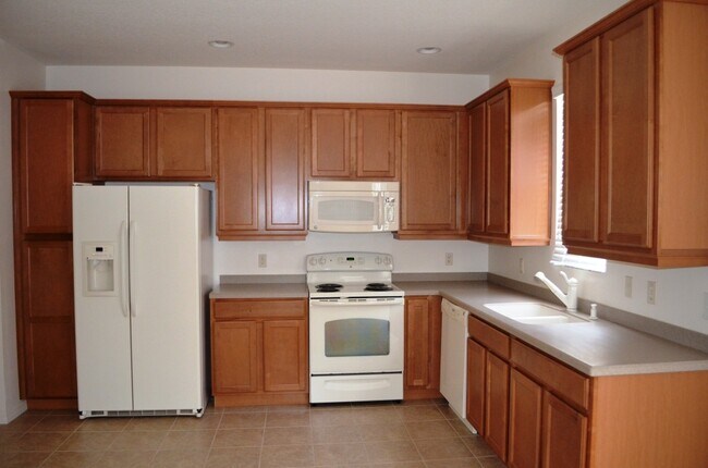 Building Photo - 3/2.5 Townhouse with 2-Car Garage in Turtl...