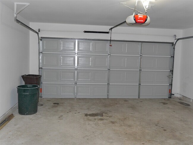 Building Photo - 16327 Bettong Ct