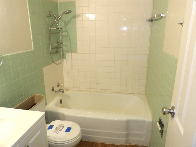 Building Photo - 2411 NW 30th St