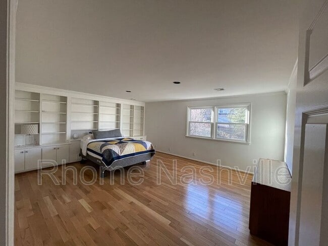 Building Photo - 401 Bowling Ave