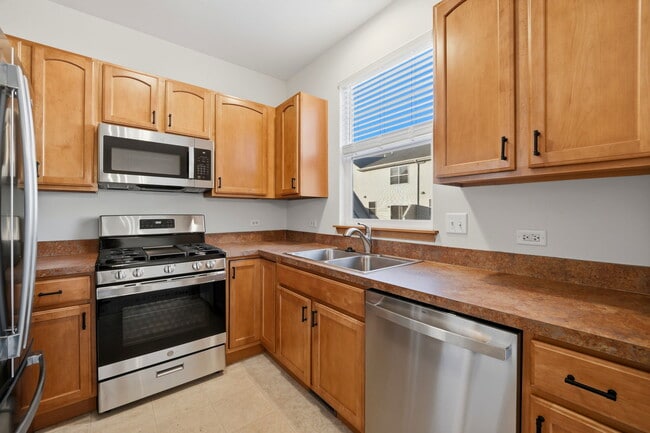 Building Photo - 1472 Cambria Dr