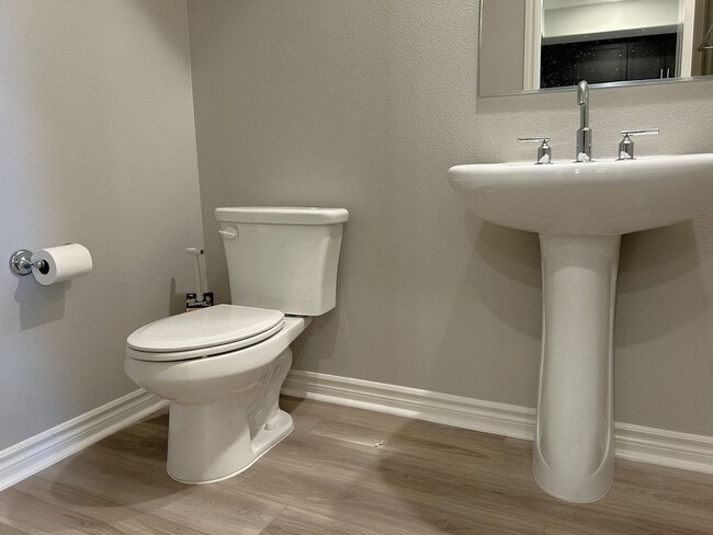 Building Photo - ARLETTA WAY FULLERTON 92835  (3 BED / 2.5 BATH)