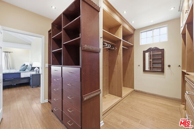 Building Photo - 501 Sadie Rd