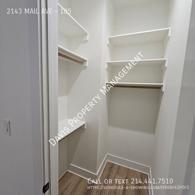 Building Photo - 2143 Mail Ave