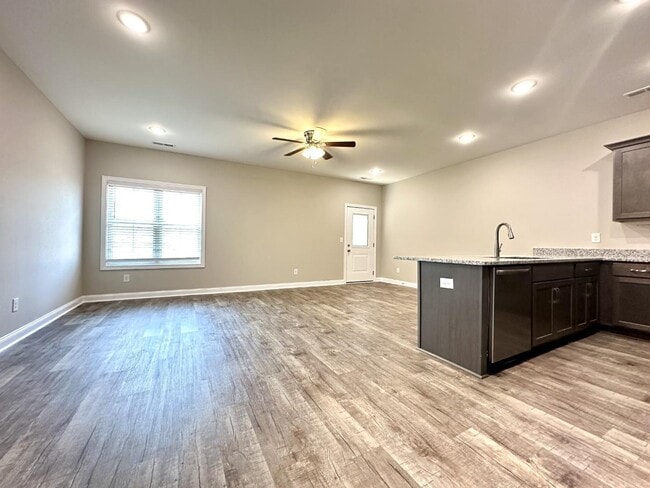 Building Photo - 1176 Meadowhill Ln