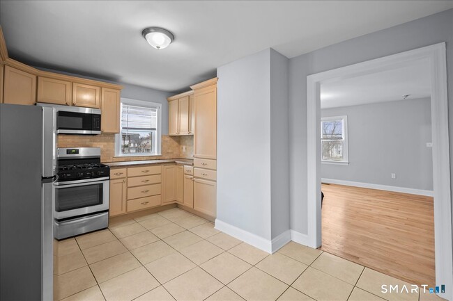 Building Photo - 38 Soundview Ave