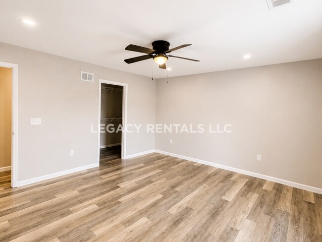 Building Photo - 240-242 Longwood Ln.