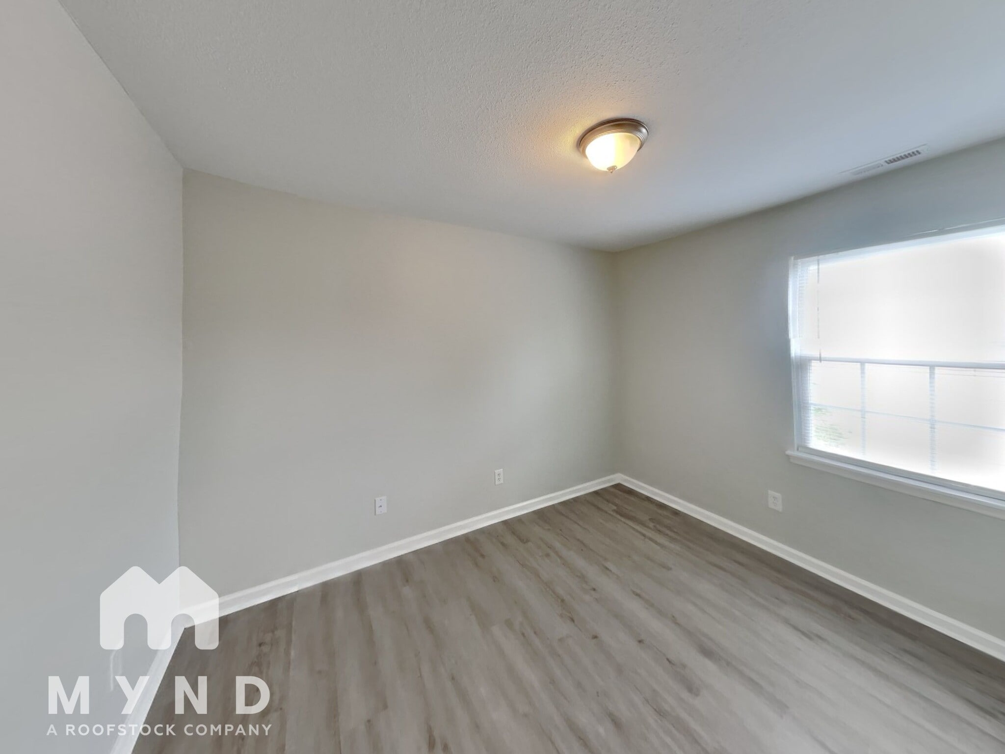 Building Photo - 217 Gladstone Dr
