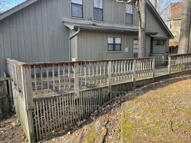 Building Photo - 384 Sherburne Cove
