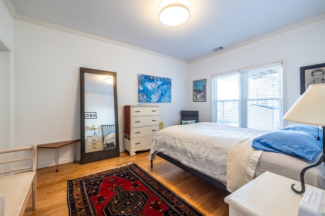 Building Photo - 2454 Vivian Cir