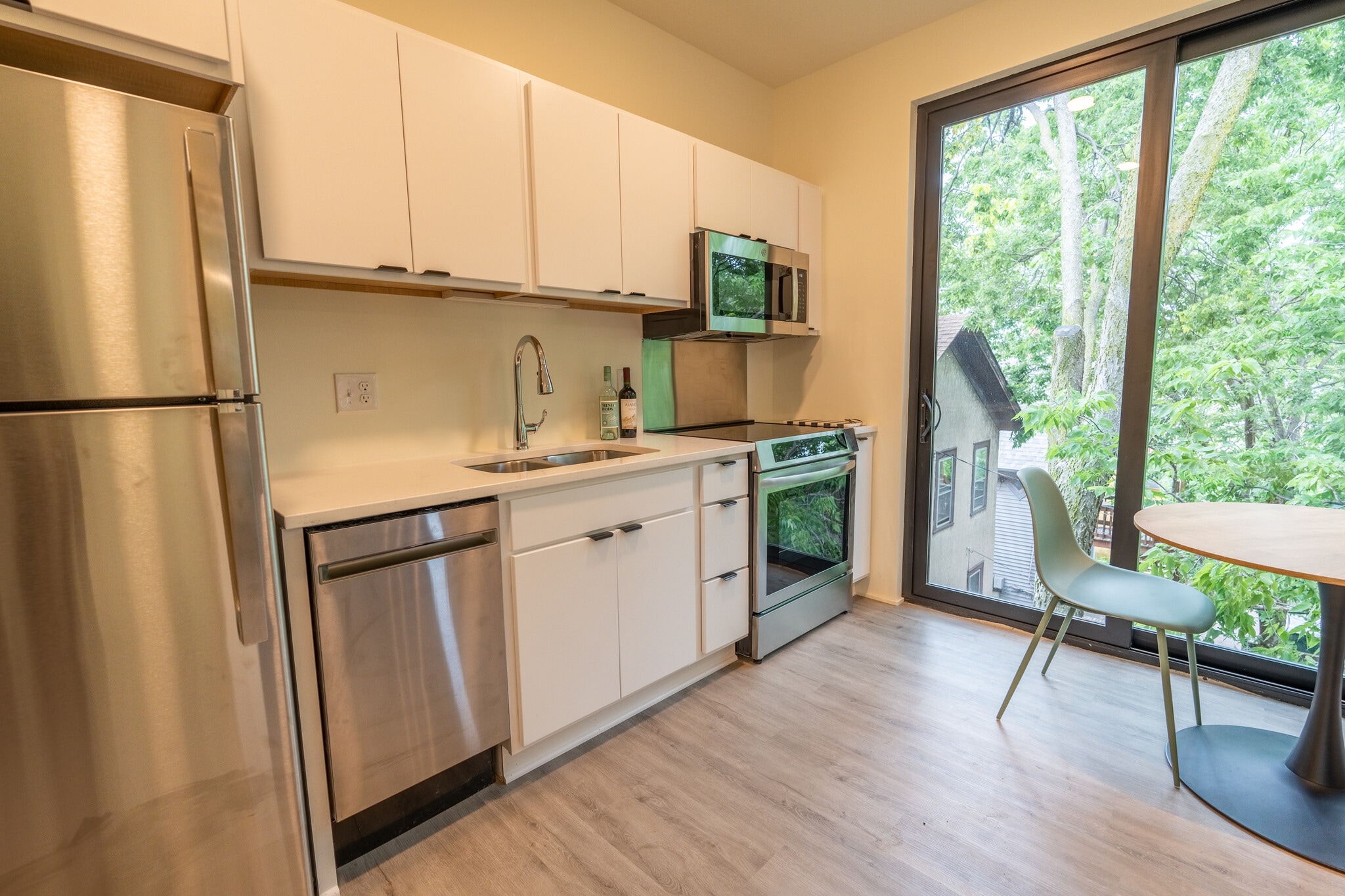 Building Photo - 2718 Grand Ave S