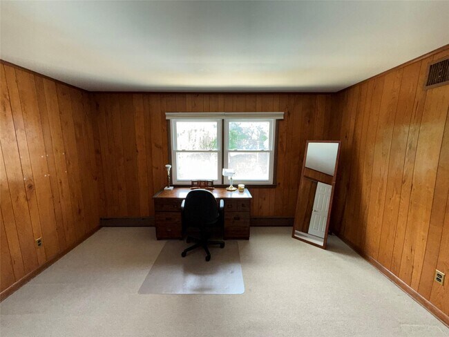 Building Photo - 29 Eastview Dr