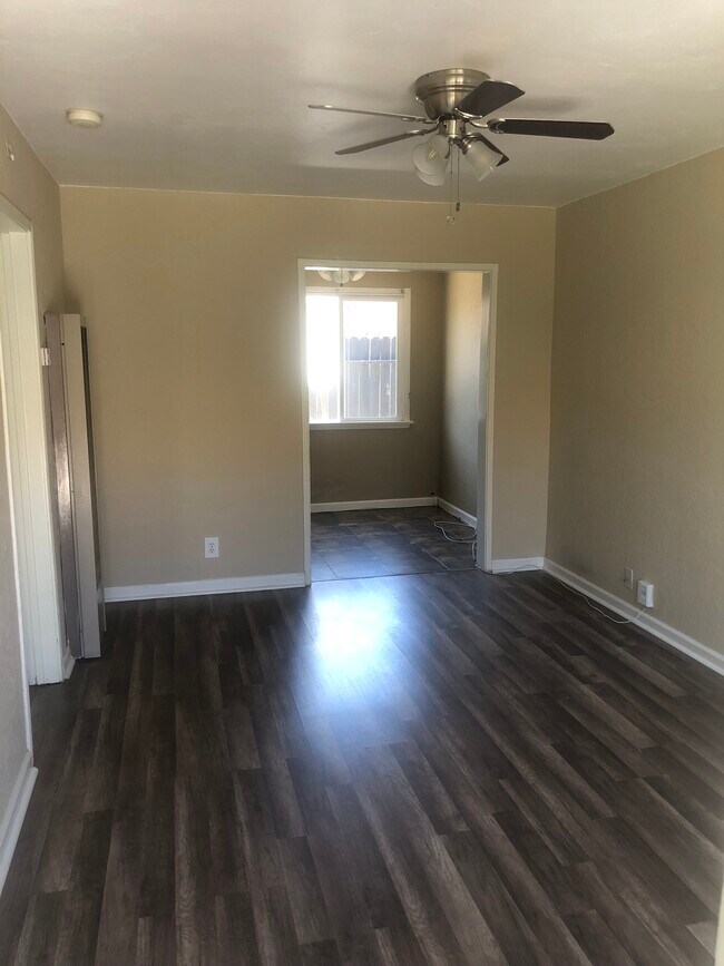 Building Photo - 1739 N Hollywood Way