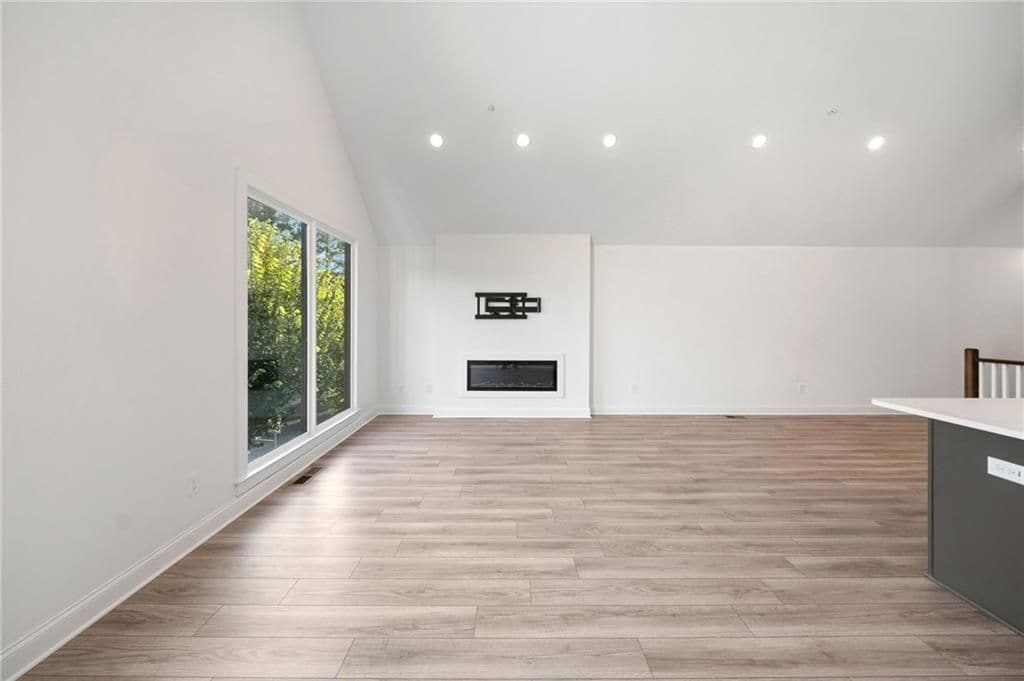 Building Photo - 104 Pearl St