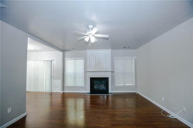 Building Photo - 2388 Fairlie Dr