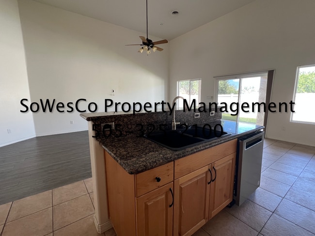 Building Photo - 4 Bedroom Home Built in 2018, near Country Club